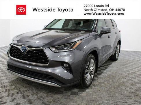 Certified 2021 Toyota Highlander Platinum AWD/4WD image 1