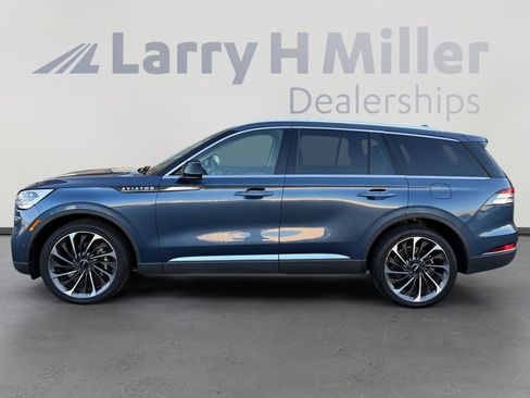 Used 2020 Lincoln Aviator Reserve w/ Equipment Group 202A image 2