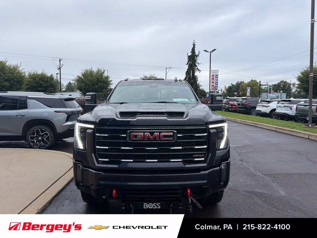 Used 2024 GMC Sierra 3500 AT4 w/ AT4 Premium Plus Package AWD/4WD image 9