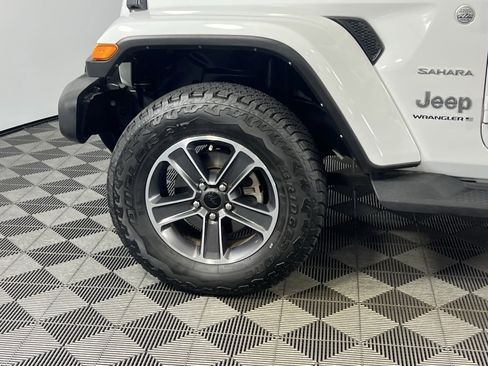 Used 2023 Jeep Wrangler Sahara w/ Cold Weather Group image 14