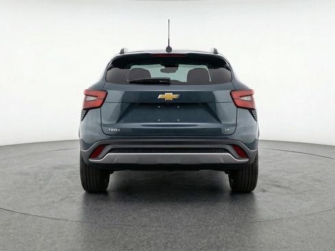 Used 2025 Chevrolet Trax LT image 7