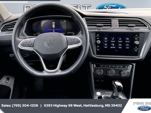 Used 2024 Volkswagen Tiguan Wolfsburg Edition image 5