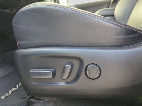 Used 2016 Toyota RAV4 SE image 9