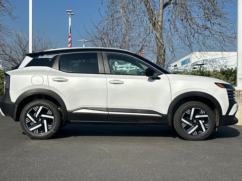 New 2026 Nissan Kicks SV image 3