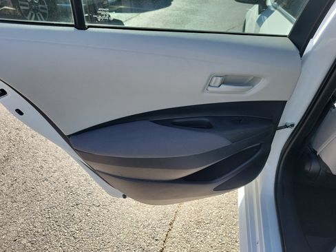 Used 2022 Toyota Corolla LE image 15