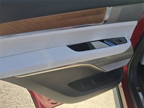 New 2026 Cadillac Vistiq Sport w/ LPO, Floor Liner Package image 14