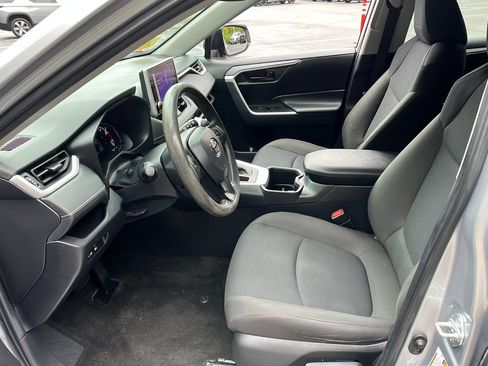 Used 2023 Toyota RAV4 LE AWD/4WD image 9