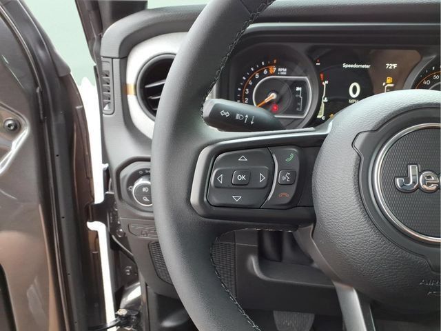 New 2026 Jeep Gladiator Sport AWD/4WD image 17