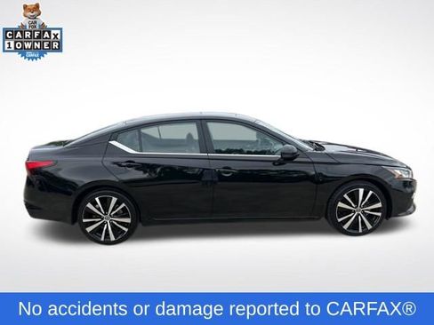 Used 2021 Nissan Altima 2.5 SR w/ SR Premium Package FWD image 2
