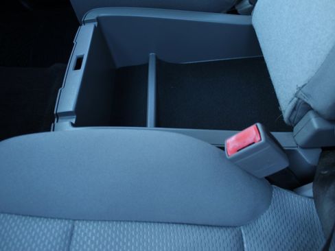 Used 2018 Chevrolet Silverado 1500 LT image 16