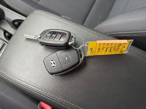 Used 2019 Hyundai Tucson SE AWD/4WD image 14