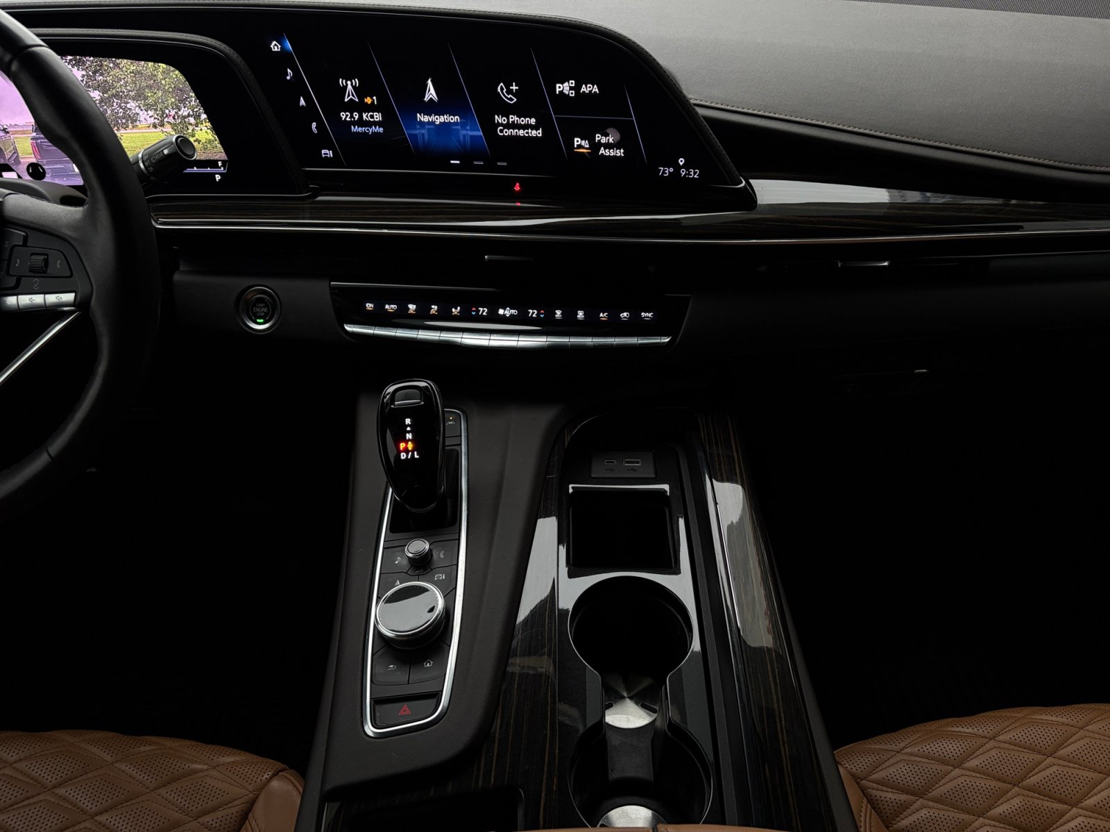 Used 2022 Cadillac Escalade ESV Premium Luxury w/ Performance Package RWD image 22