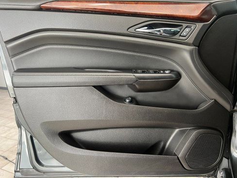 Used 2014 Cadillac SRX Luxury image 11