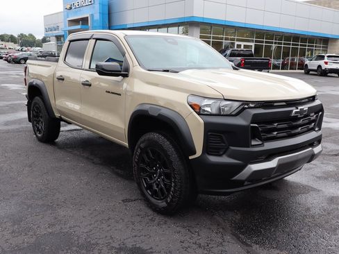 Used 2023 Chevrolet Colorado Trail Boss w/ LPO, Flex Utility Package image 2