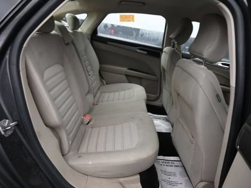 Used 2018 Ford Fusion SE FWD image 6