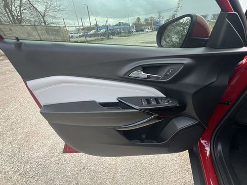 Certified 2026 Chevrolet Trax LT w/ Driver Confidence Package image 21