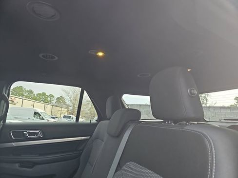 Used 2019 Ford Explorer XLT w/ Equipment Group 201A image 17