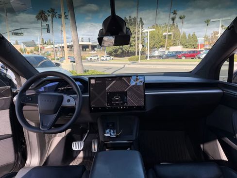 Used 2023 Tesla Model X Plaid AWD/4WD image 17