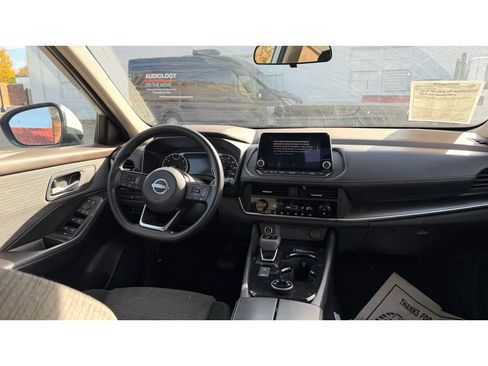 Used 2023 Nissan Rogue SV AWD/4WD image 16