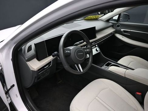 Used 2025 Hyundai Sonata SEL FWD image 15