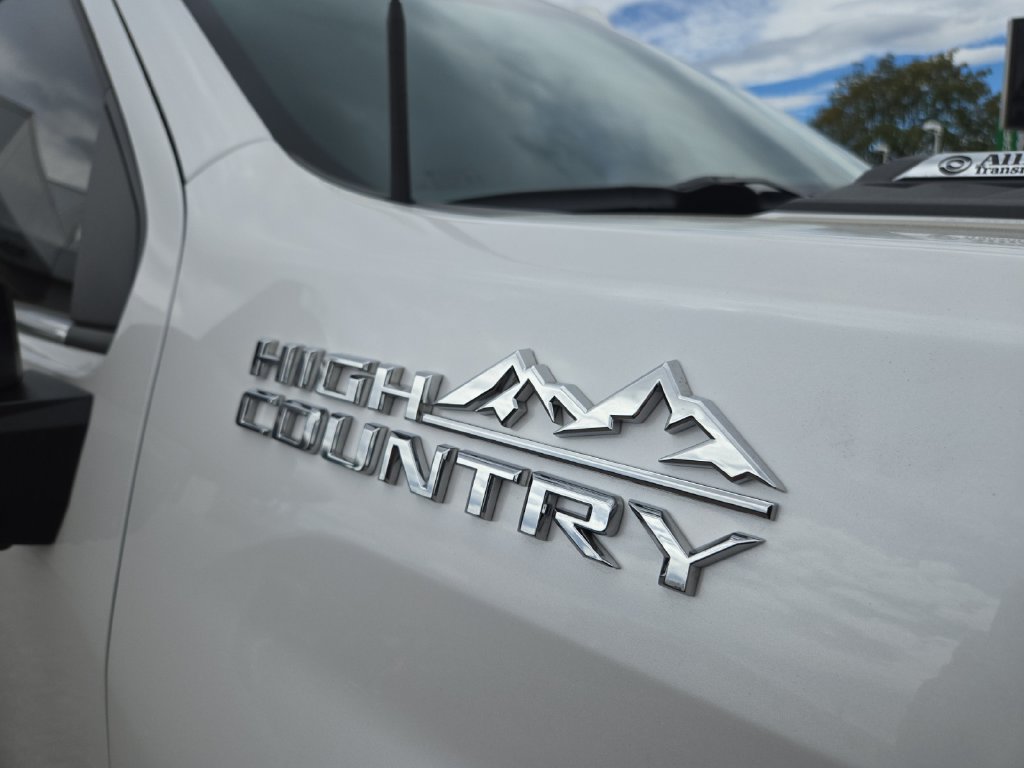 Used 2024 Chevrolet Silverado 2500 High Country w/ High Country Premium Package AWD/4WD image 20
