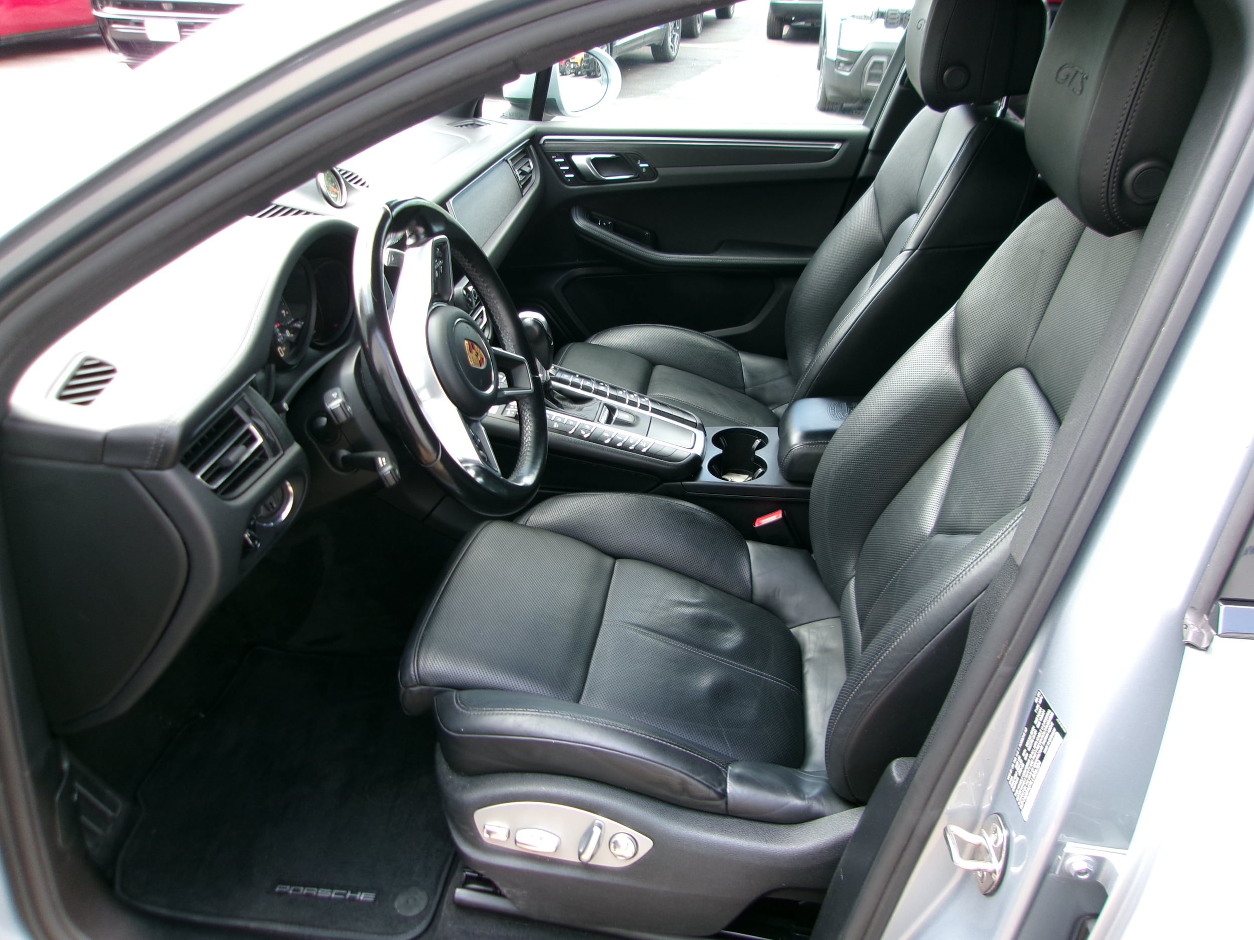 Used 2020 Porsche Macan GTS AWD/4WD image 8
