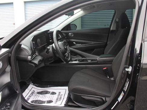Used 2021 Hyundai Elantra SEL w/ Convenience Package FWD image 20