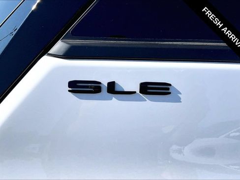 Used 2022 GMC Terrain SLE w/ Driver Convenience Package AWD/4WD image 23