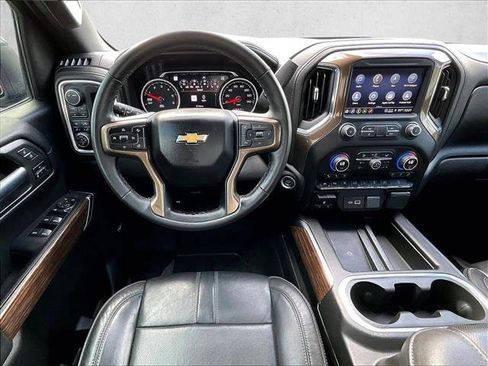 Used 2021 Chevrolet Silverado 1500 High Country w/ Technology Package image 7