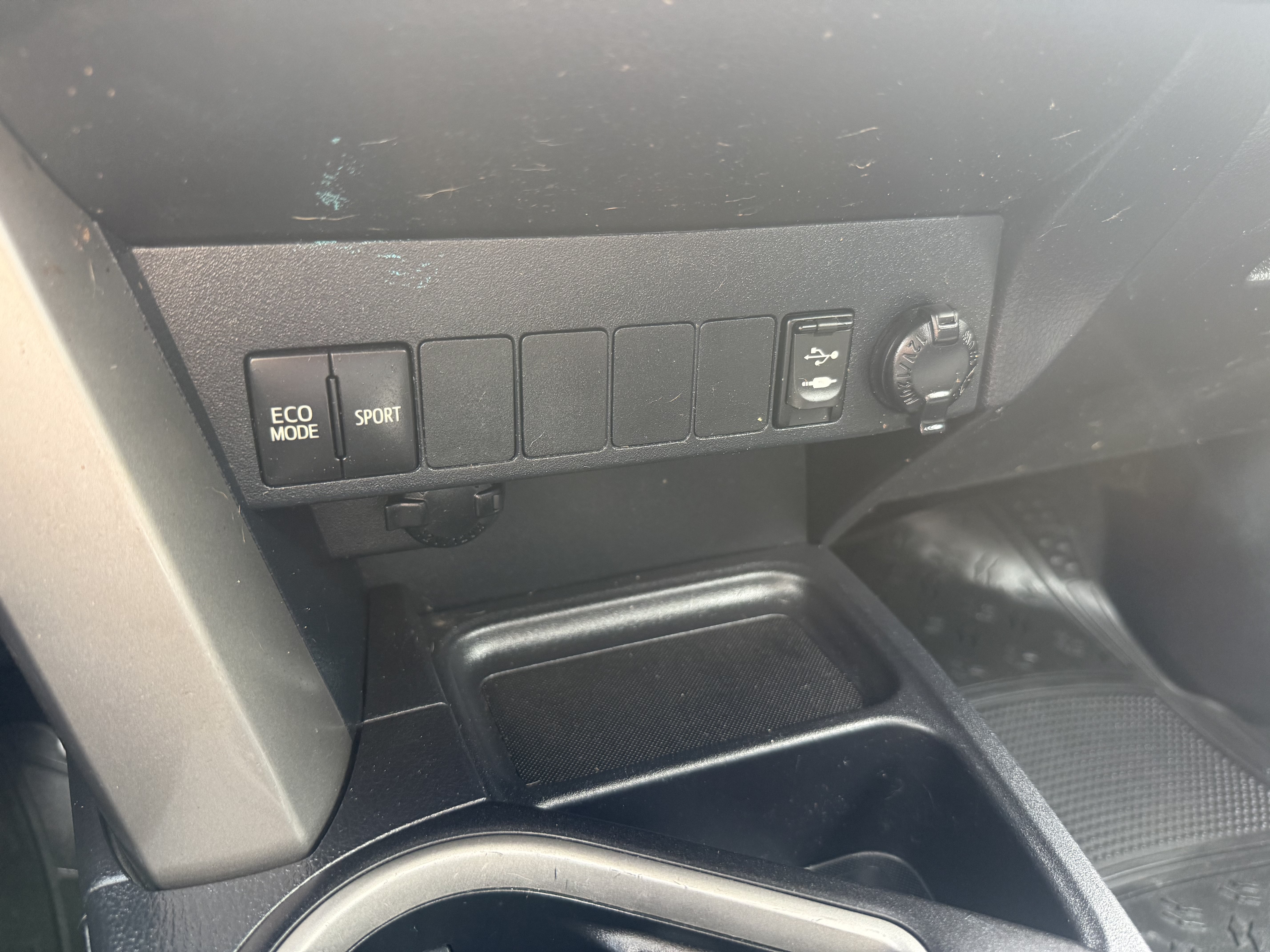 Used 2017 Toyota RAV4 XLE FWD image 16