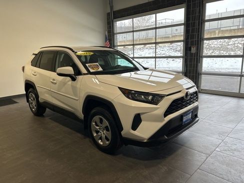 Used 2019 Toyota RAV4 LE image 12