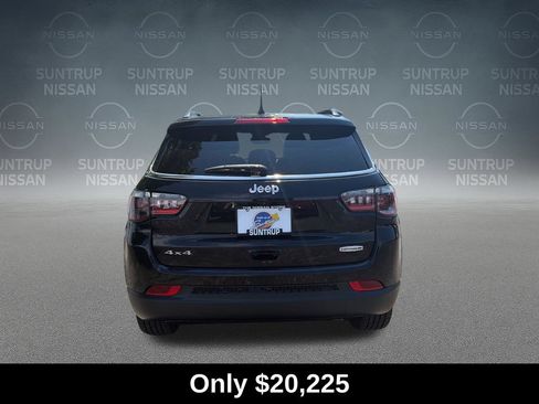 Used 2024 Jeep Compass Latitude AWD/4WD image 4
