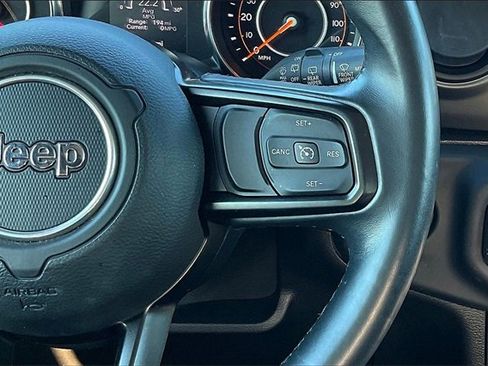 Used 2018 Jeep Wrangler Sport S image 19