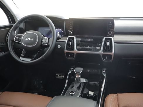 Used 2023 Kia Sorento SX Prestige AWD/4WD image 2