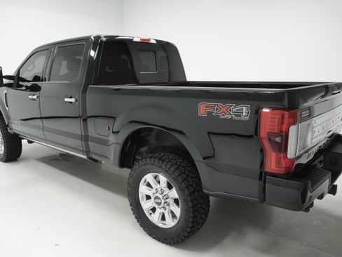 Used 2017 Ford F250 Platinum w/ FX4 Off-Road Package AWD/4WD image 4