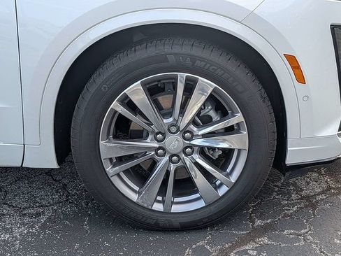 Certified 2023 Cadillac XT6 Premium Luxury w/ Technology Package FWD image 11