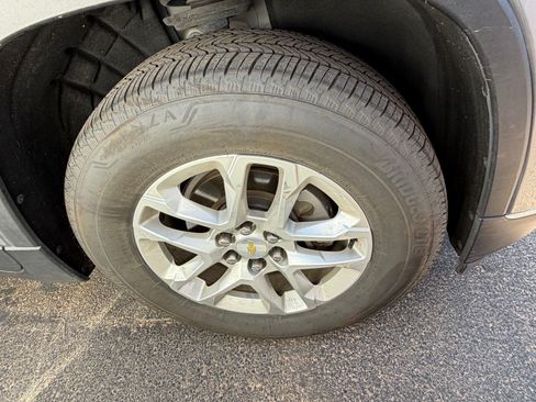 Used 2020 Chevrolet Traverse LT FWD image 6