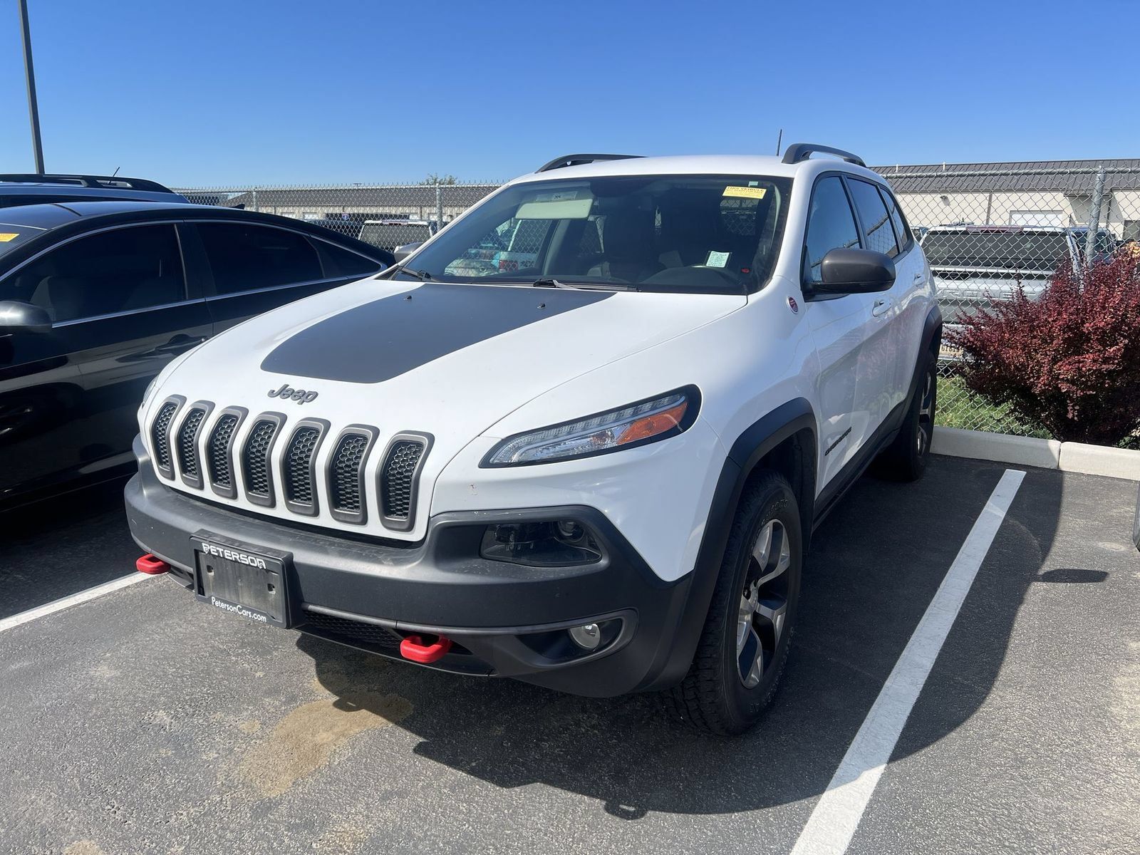 Used 2018 Jeep Cherokee Trailhawk w/ Comfort/Convenience Group AWD/4WD image 2