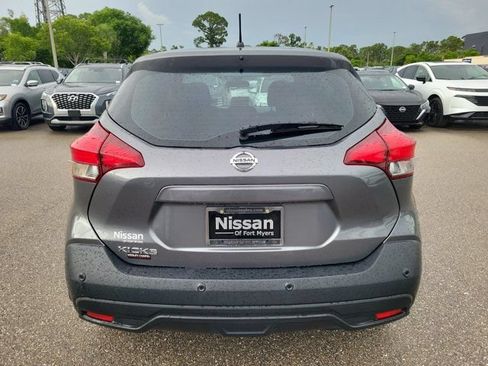 Certified 2020 Nissan Kicks S FWD image 3