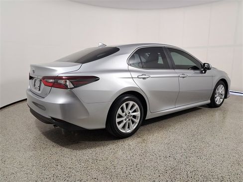 Used 2023 Toyota Camry LE image 5