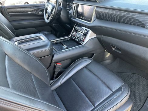 Used 2024 GMC Yukon Denali image 15