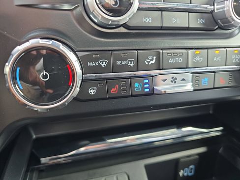 New 2026 Ford F250 Lariat w/ Black Appearance Package AWD/4WD image 18