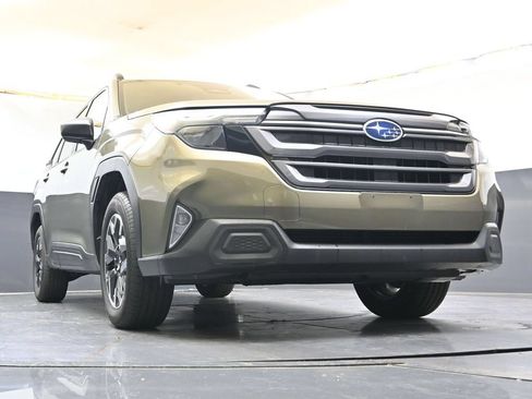 Certified 2025 Subaru Forester Premium AWD/4WD image 35