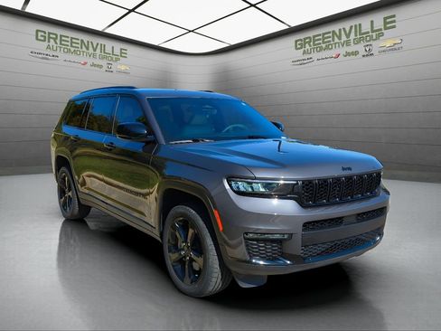 Used 2024 Jeep Grand Cherokee L Limited w/ Black Appearance Package image 10