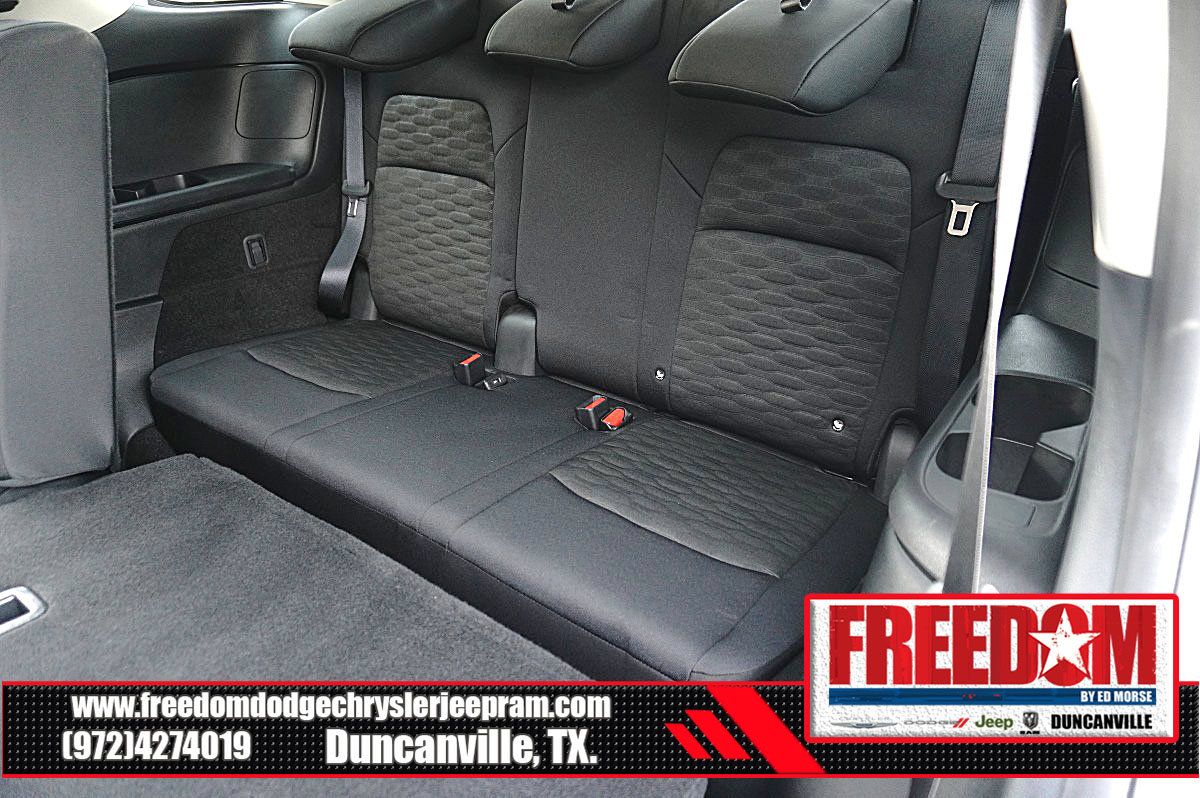 Used 2024 Nissan Pathfinder SV FWD image 15