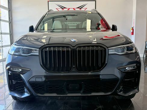 Used 2020 BMW X7 M50i w/ Dynamic Handling Package AWD/4WD image 2