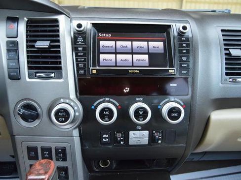 Used 2011 Toyota Sequoia Platinum image 23