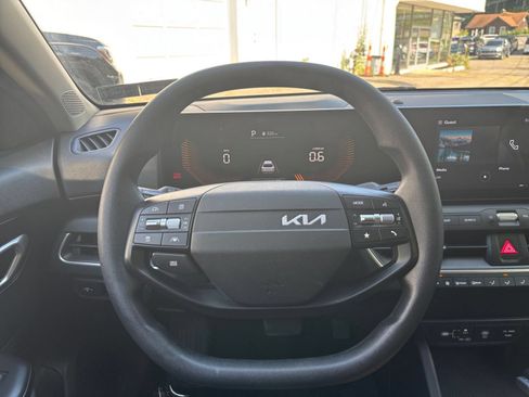 Used 2025 Kia K4 FWD image 23