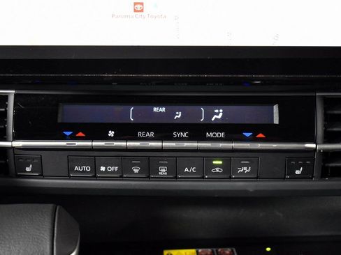 Used 2025 Toyota Sienna XSE w/ XSE Plus Package image 42