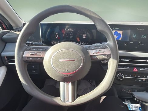 Certified 2025 Hyundai Sonata SE image 13